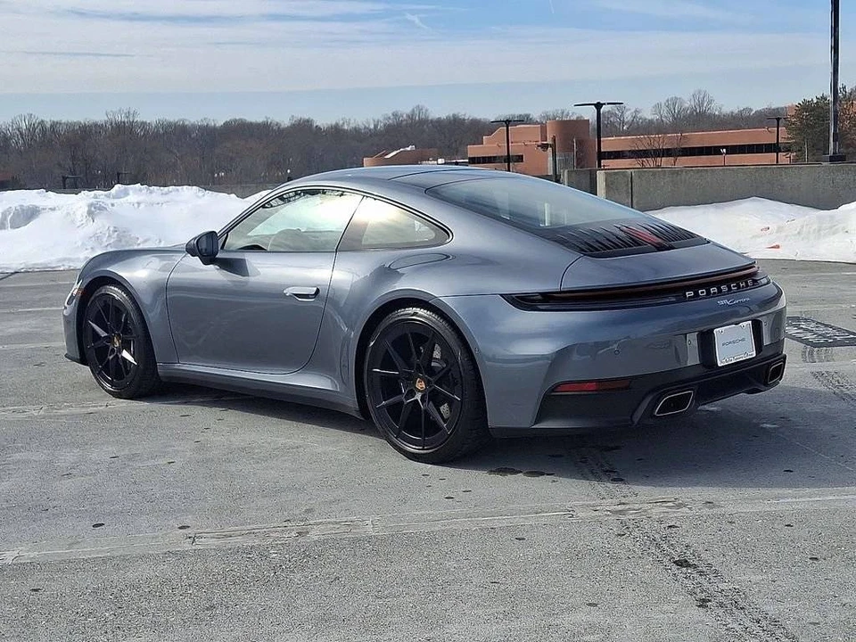 2025 Porsche 992 Carrera - Image 3 of 5