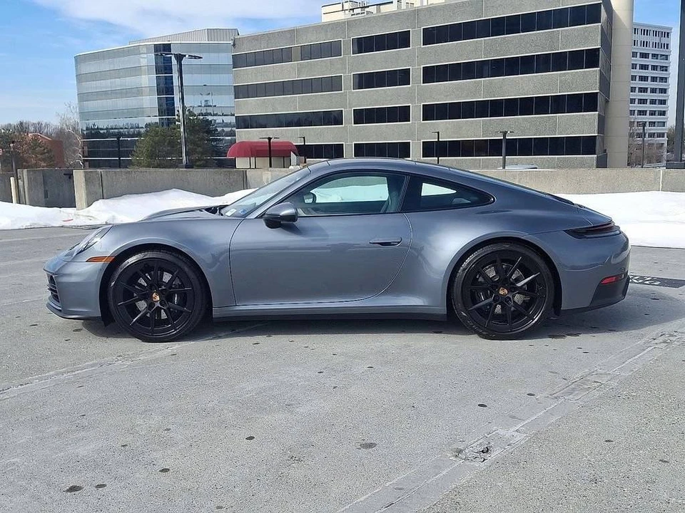 2025 Porsche 992 Carrera - Image 2 of 5