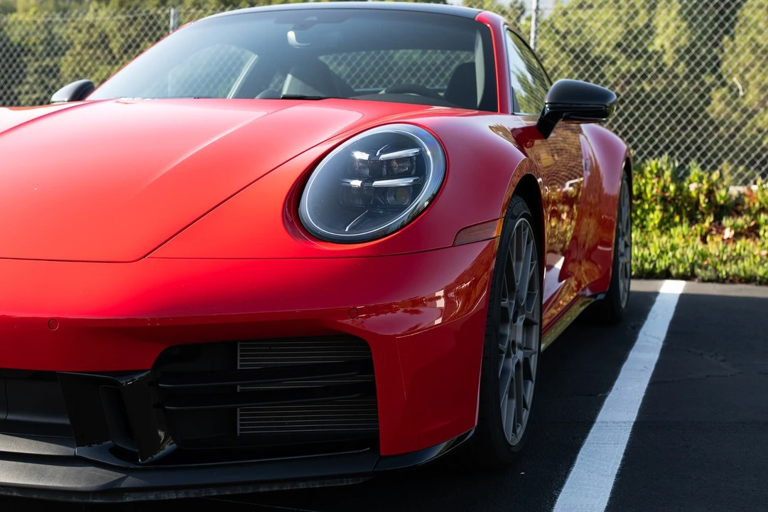 2025 Porsche 992 Carrera - Image 23 of 31