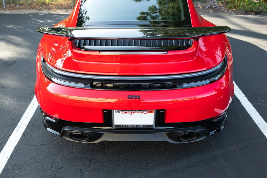 2025 Porsche 992 Carrera - Image 28 of 31