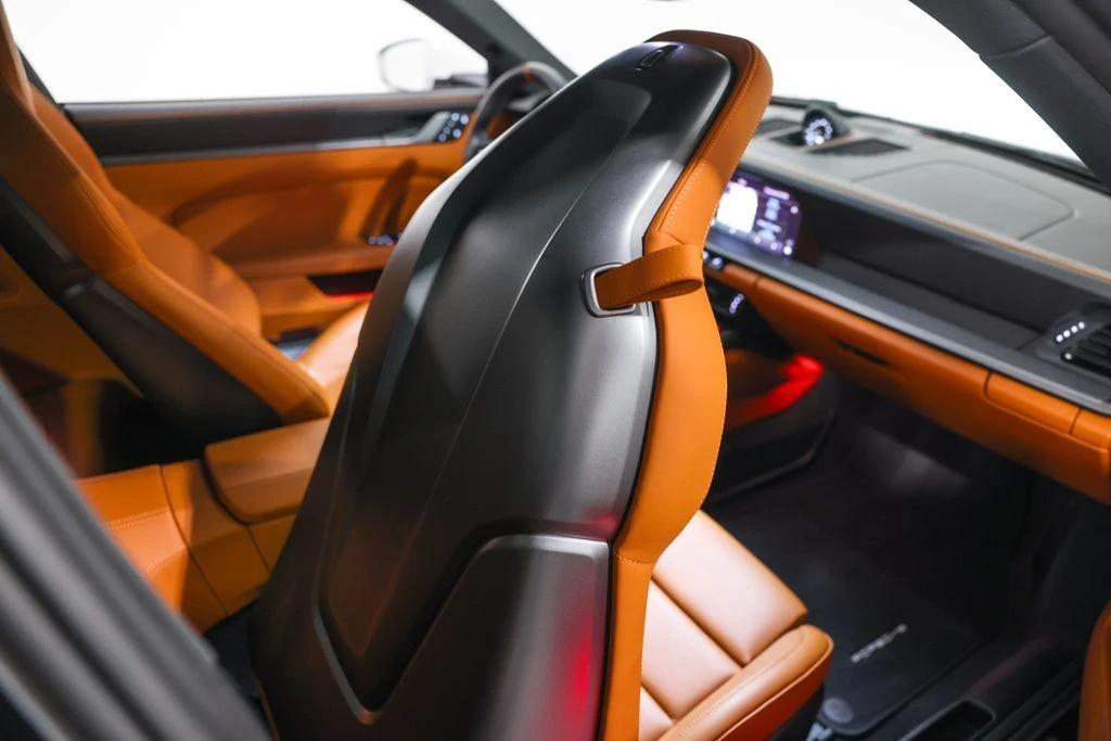 2025 Porsche 992 Carrera - Image 25 of 31