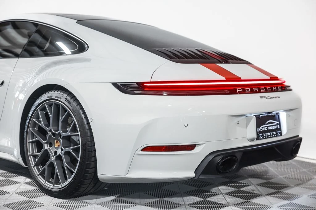 2025 Porsche 992 Carrera - Image 17 of 31