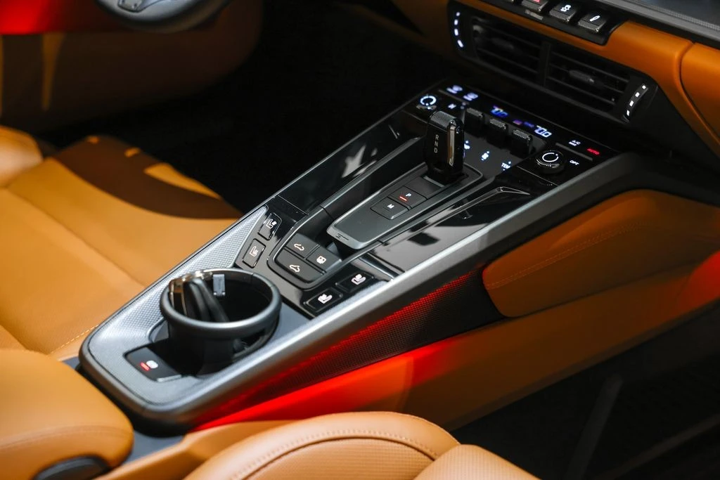 2025 Porsche 992 Carrera - Image 24 of 31