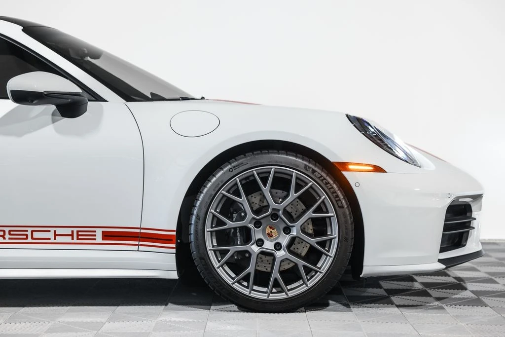 2025 Porsche 992 Carrera - Image 3 of 31