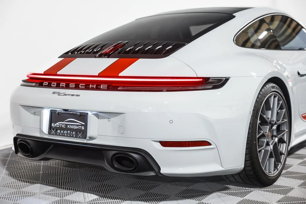 2025 Porsche 992 Carrera - Image 8 of 31