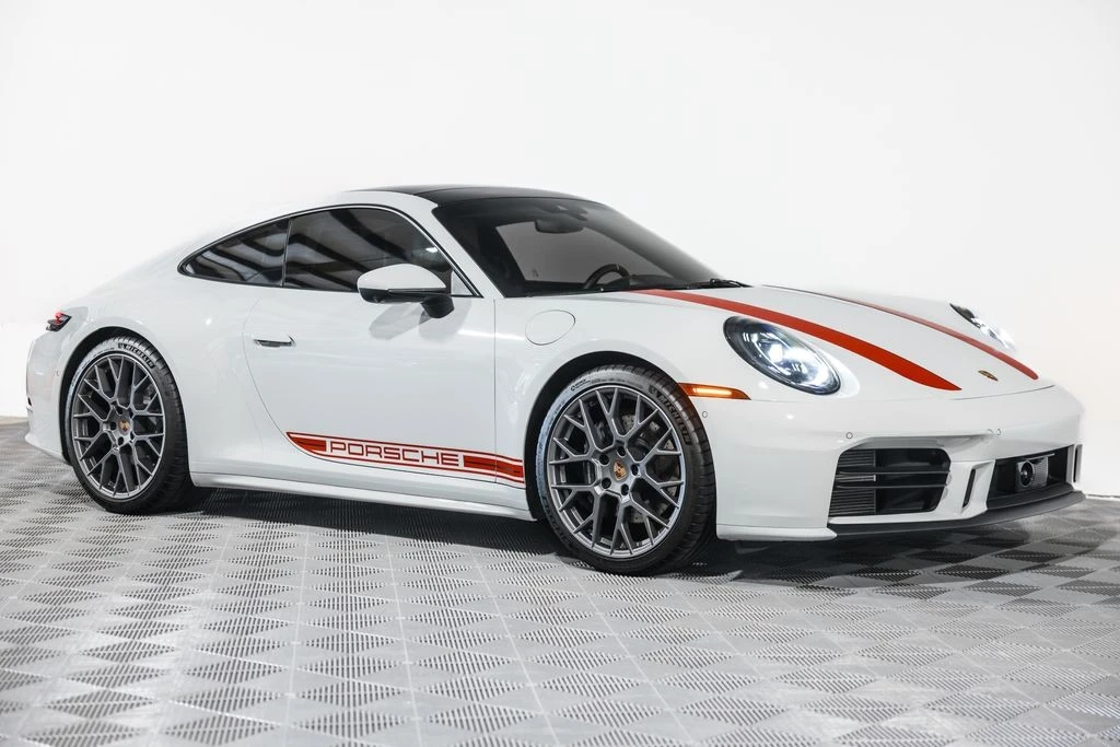2025 Porsche 992 Carrera - Image 4 of 31