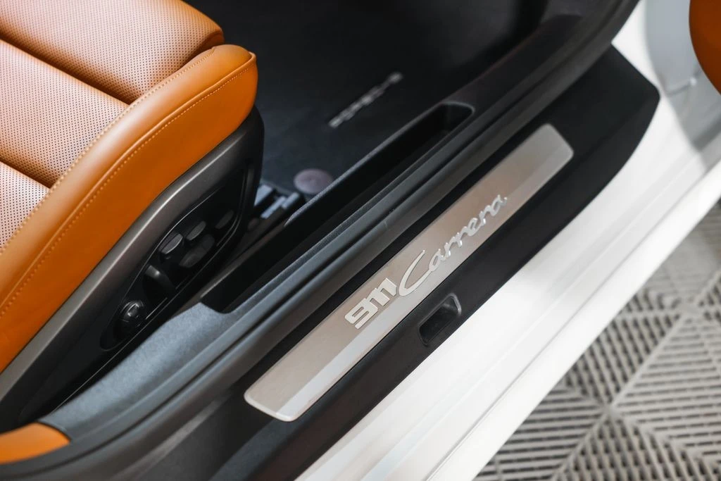 2025 Porsche 992 Carrera - Image 23 of 31
