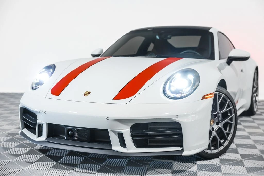 2025 Porsche 992 Carrera - Image 10 of 31