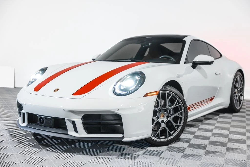 2025 Porsche 992 Carrera - Image 9 of 31