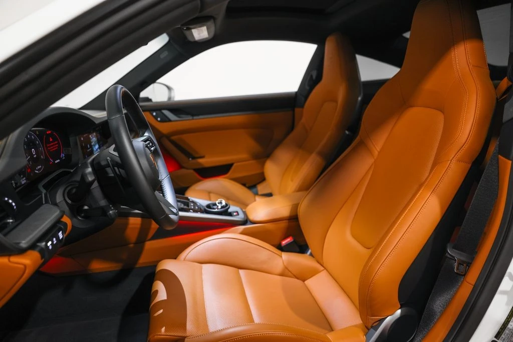 2025 Porsche 992 Carrera - Image 28 of 31