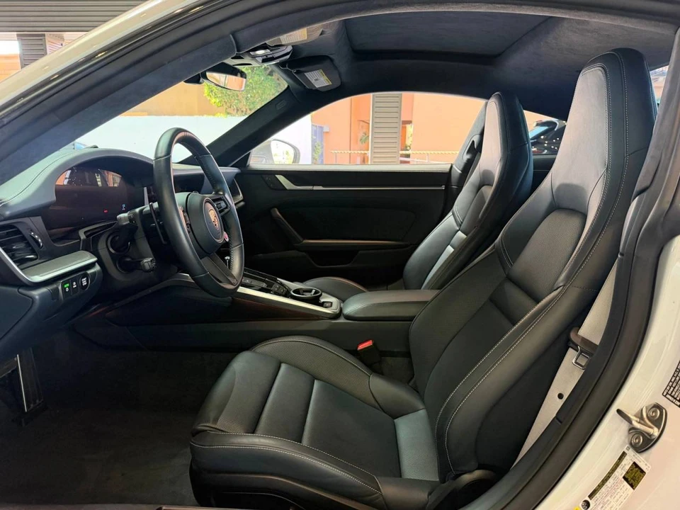 2025 Porsche 992 Carrera - Image 4 of 4