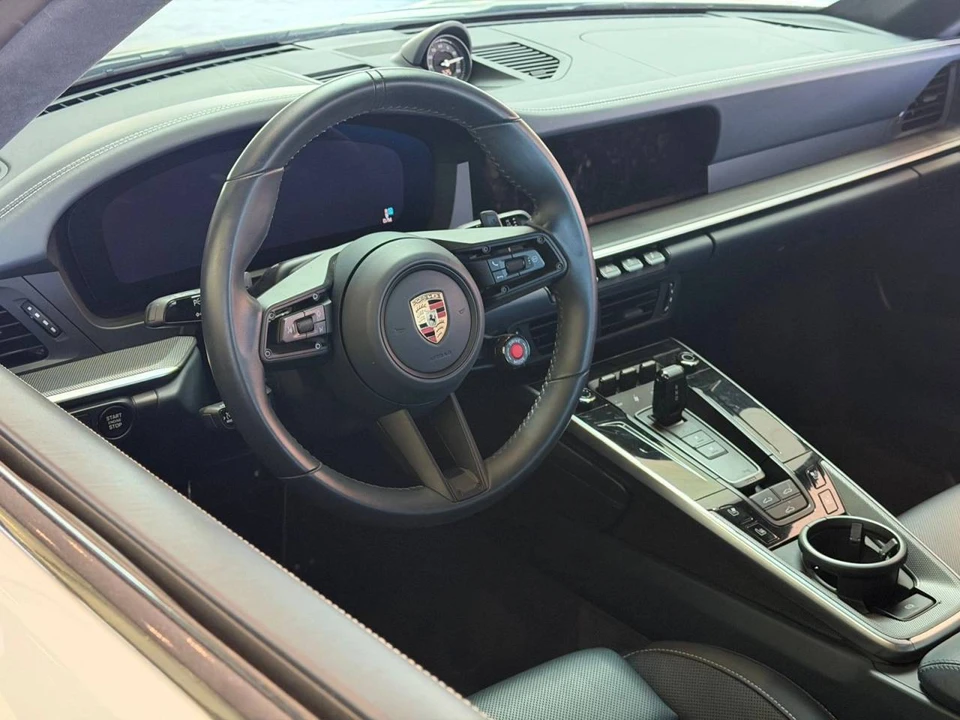 2025 Porsche 992 Carrera - Image 3 of 4