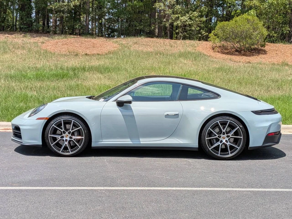 2025 Porsche 992 Carrera - Image 2 of 5
