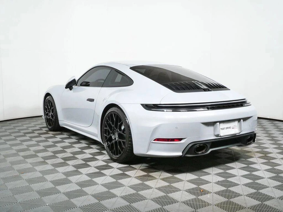 2025 Porsche 992 Carrera - Image 3 of 4