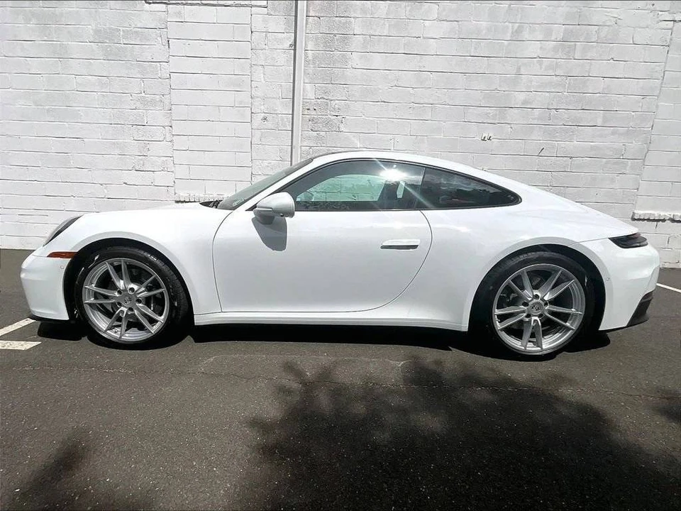 2025 Porsche 992 Carrera - Image 2 of 4