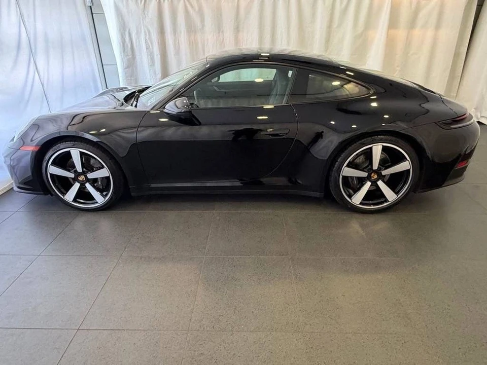2025 Porsche 992 Carrera - Image 2 of 5