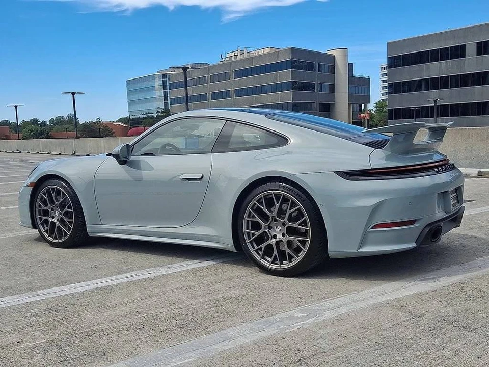 2025 Porsche 992 Carrera - Image 3 of 4