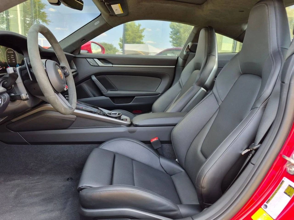 2025 Porsche 992 Carrera - Image 5 of 5