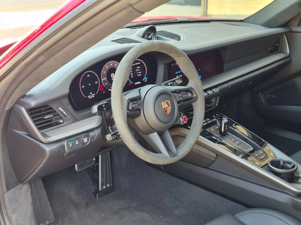 2025 Porsche 992 Carrera - Image 4 of 5