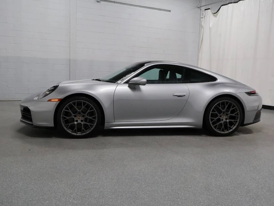 2025 Porsche 992 Carrera - Image 2 of 4