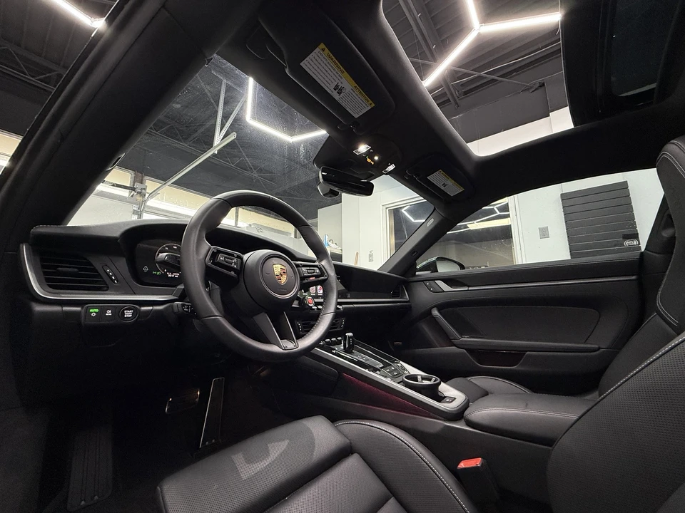 2025 Porsche 992 Carrera - Image 14 of 21