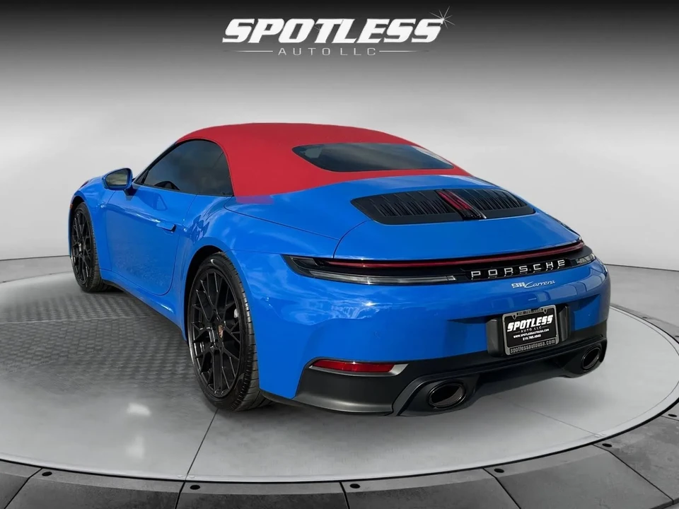 2025 Porsche 992 Carrera - Image 8 of 31