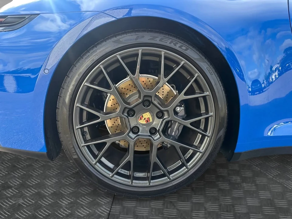 2025 Porsche 992 Carrera - Image 21 of 31
