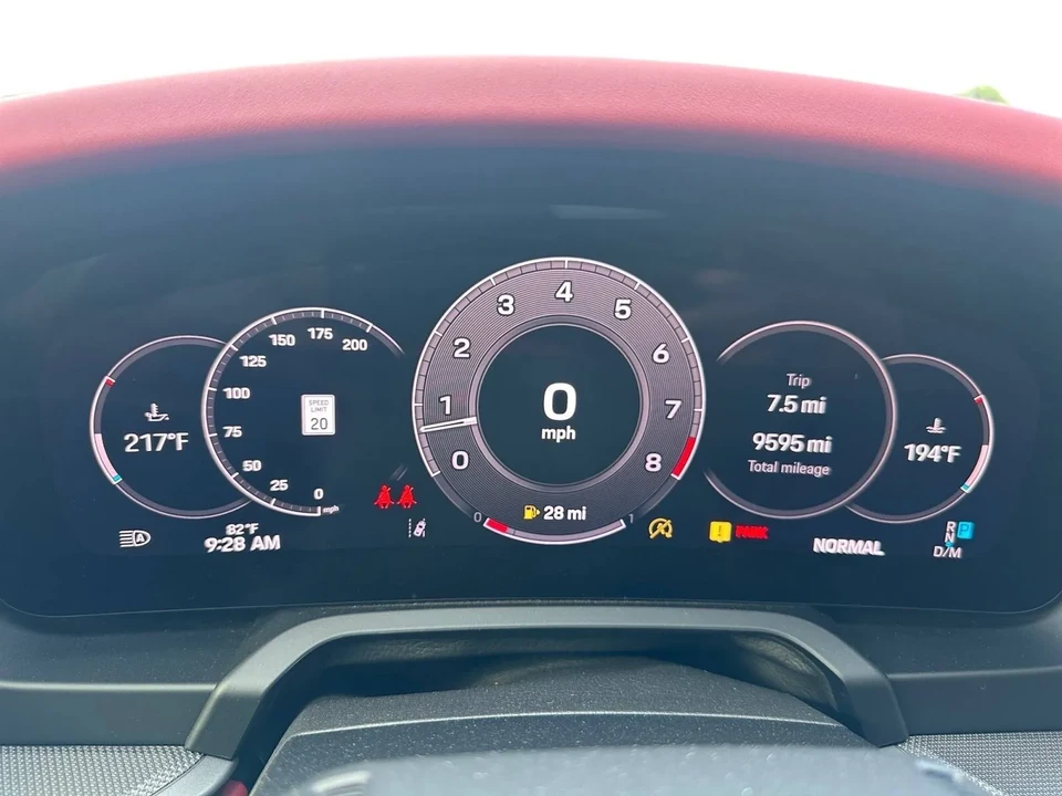 2025 Porsche 992 Carrera - Image 24 of 31