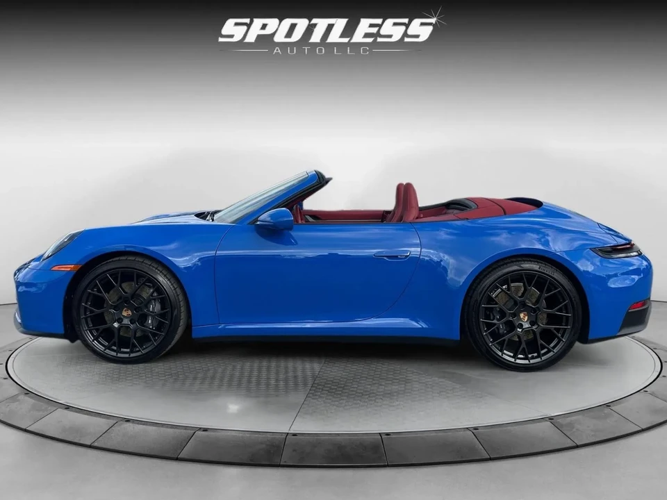 2025 Porsche 992 Carrera - Image 7 of 31