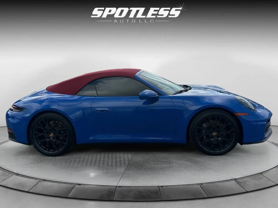 2025 Porsche 992 Carrera - Image 11 of 31