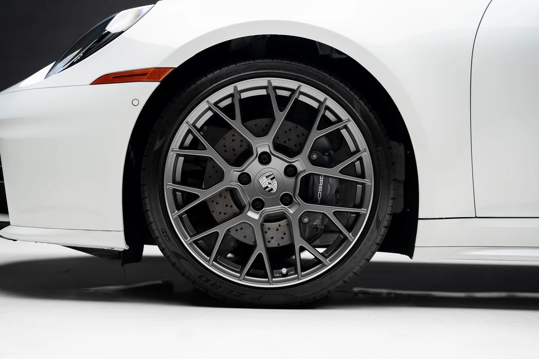 2025 Porsche 992 Carrera - Image 20 of 21