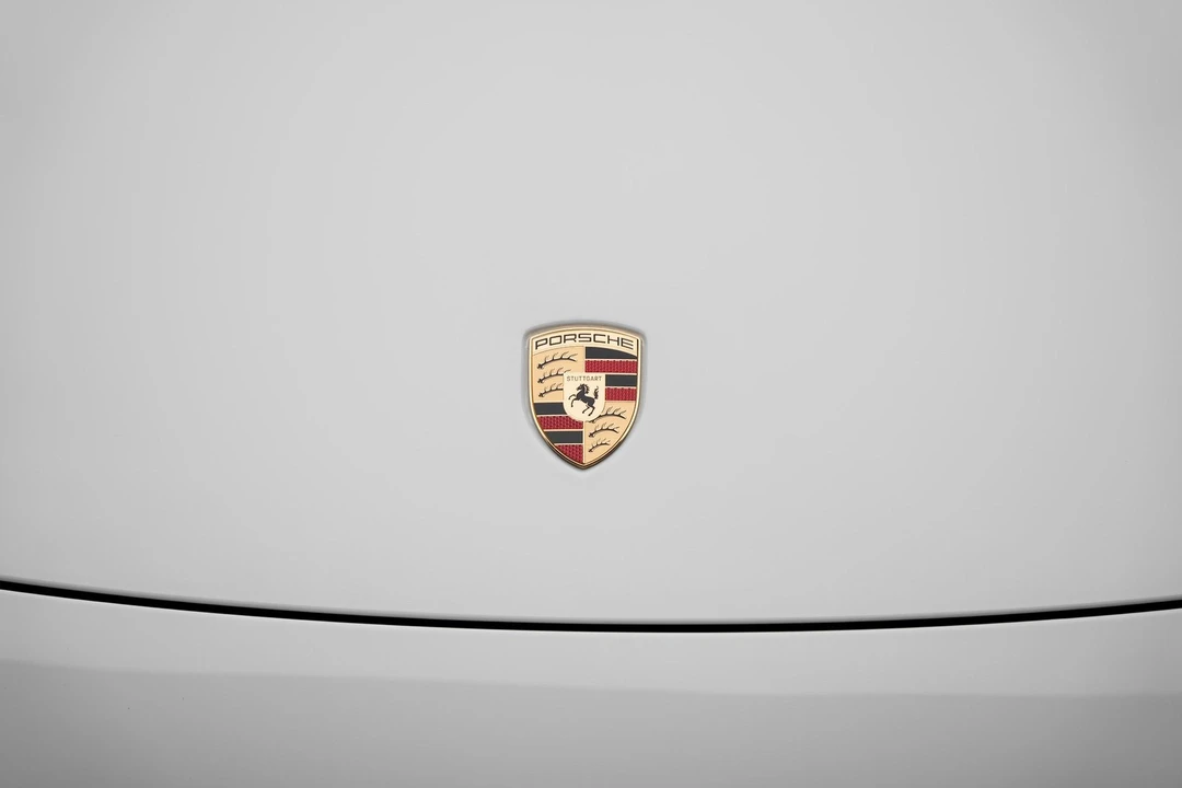 2025 Porsche 992 Carrera - Image 14 of 21