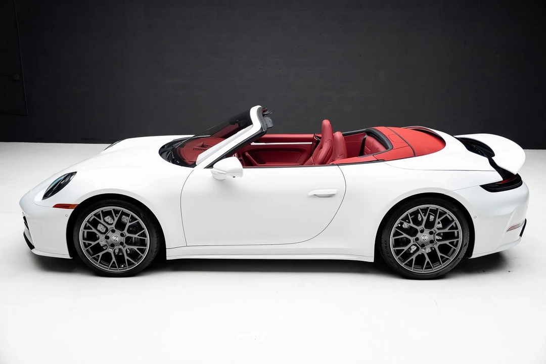 2025 Porsche 992 Carrera - Image 17 of 21