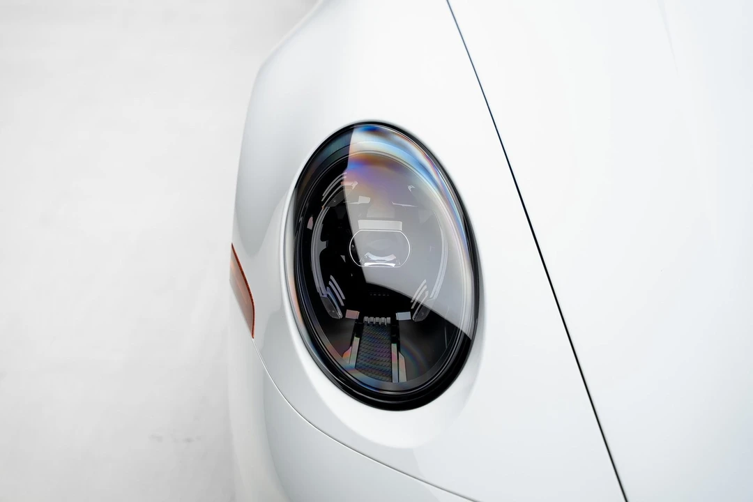 2025 Porsche 992 Carrera - Image 13 of 21