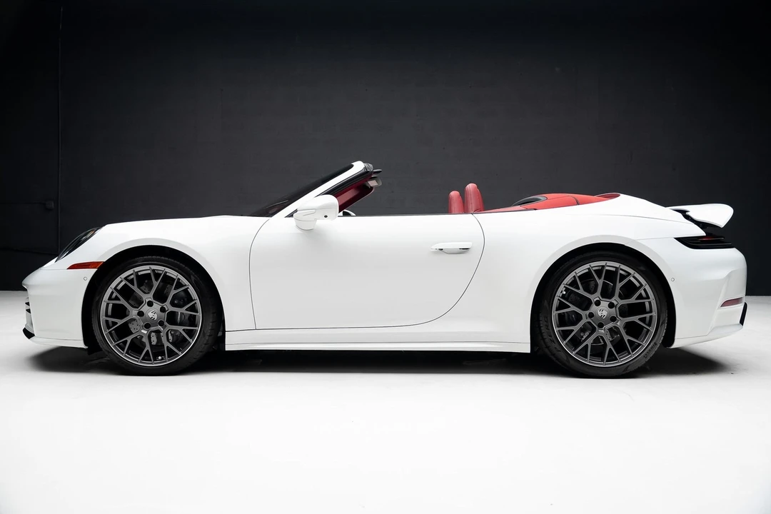 2025 Porsche 992 Carrera - Image 18 of 21