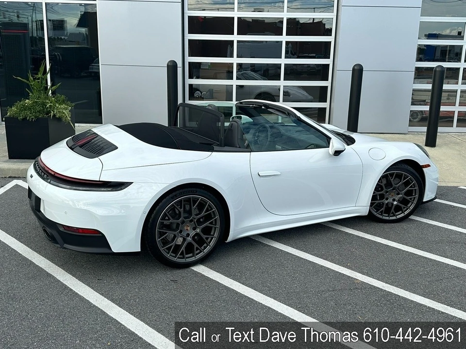 2025 Porsche 992 Carrera - Image 16 of 24