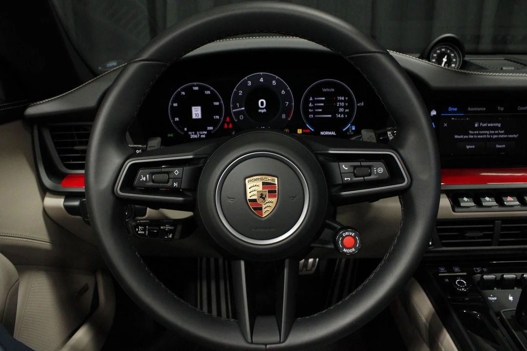 2025 Porsche 992 Carrera - Image 11 of 31