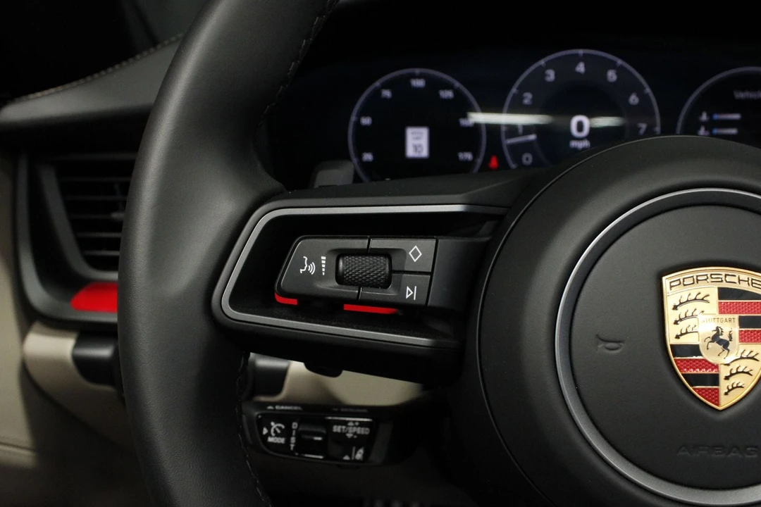 2025 Porsche 992 Carrera - Image 21 of 31