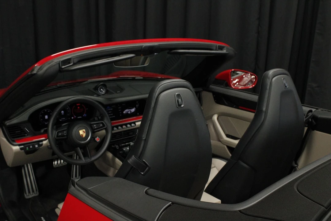 2025 Porsche 992 Carrera - Image 23 of 31