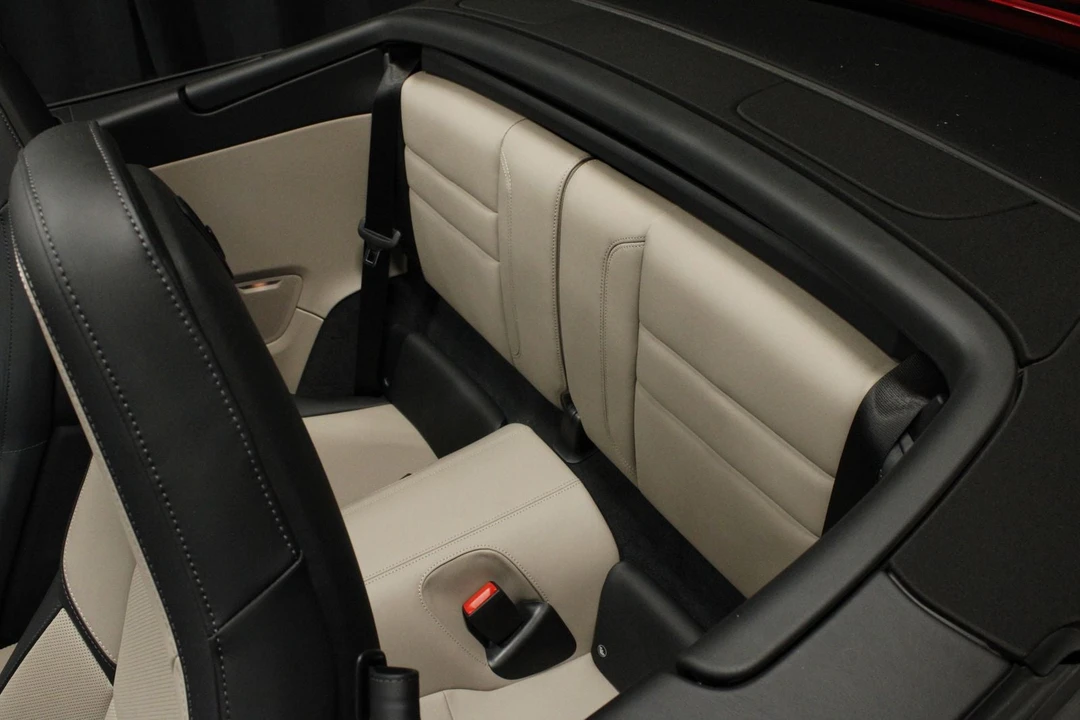 2025 Porsche 992 Carrera - Image 24 of 31