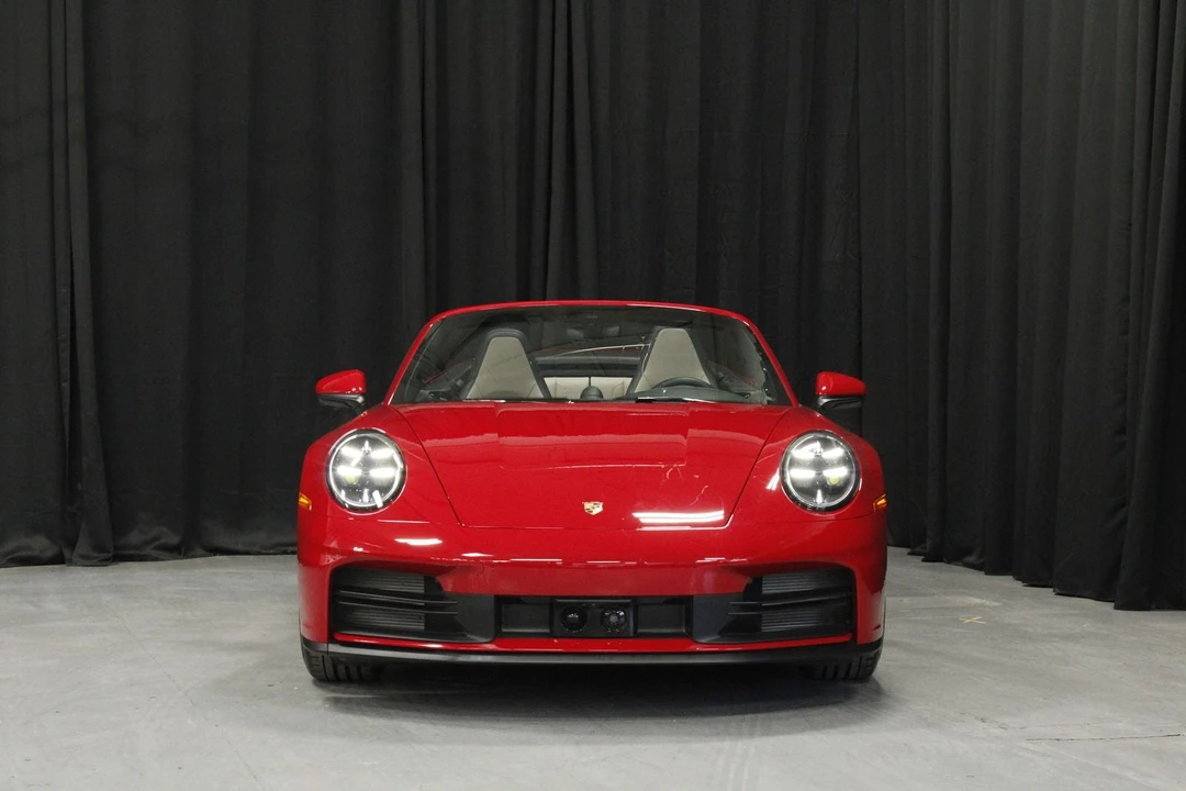2025 Porsche 992 Carrera - Image 27 of 31