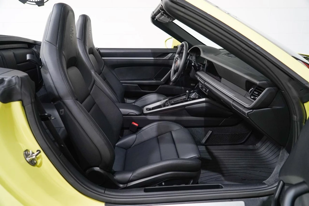 2025 Porsche 992 Carrera - Image 16 of 21