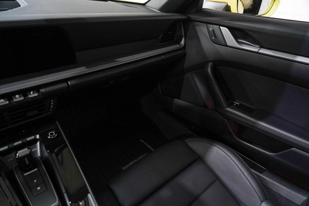 2025 Porsche 992 Carrera - Image 14 of 21
