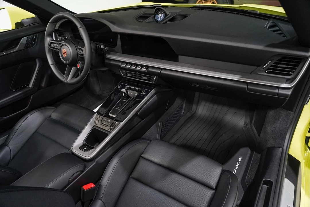 2025 Porsche 992 Carrera - Image 17 of 21