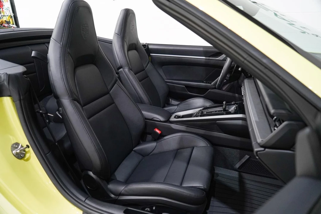 2025 Porsche 992 Carrera - Image 15 of 21