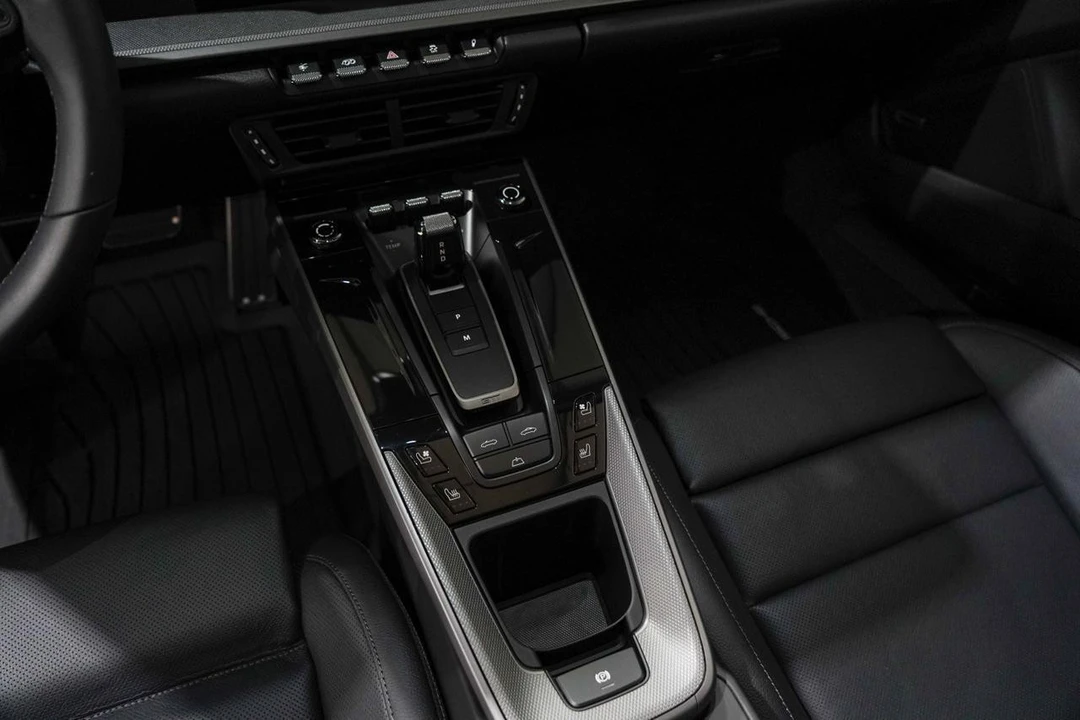 2025 Porsche 992 Carrera - Image 13 of 21