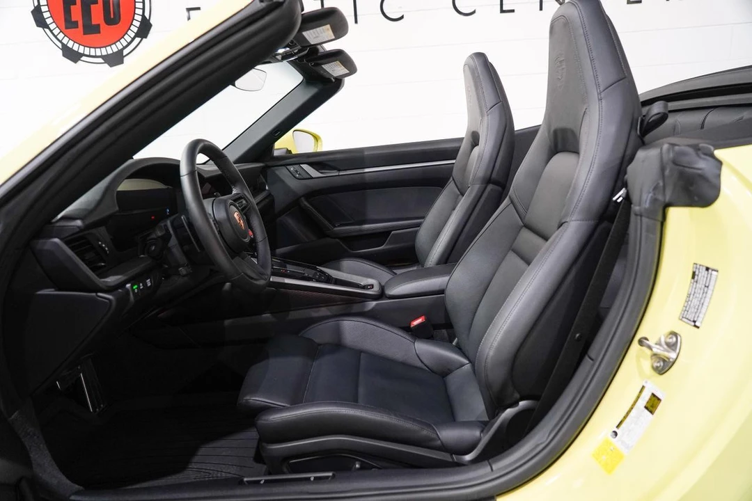 2025 Porsche 992 Carrera - Image 9 of 21