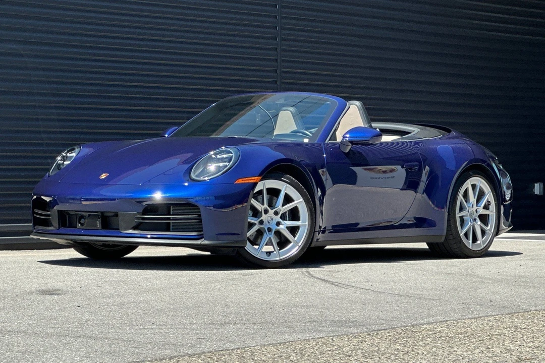 2025 Porsche 992 Carrera - Image 12 of 31