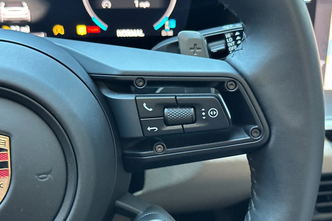 2025 Porsche 992 Carrera - Image 31 of 31
