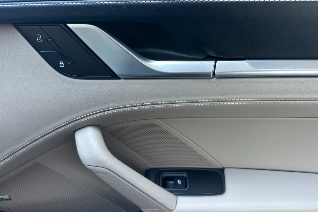 2025 Porsche 992 Carrera - Image 20 of 31